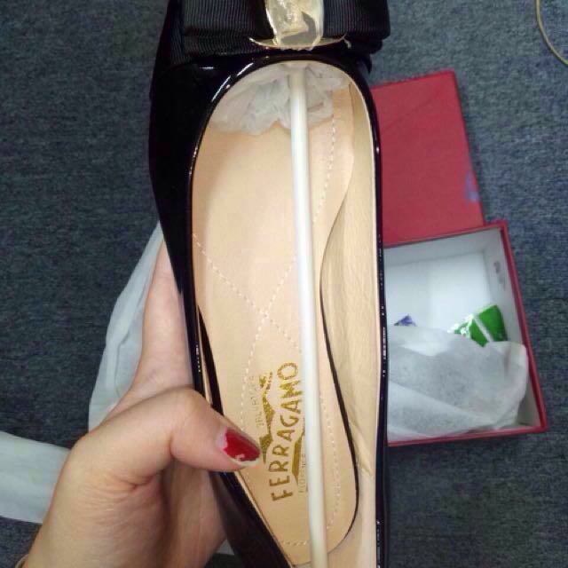 Harga flat shoes salvatore ferragamo outlet