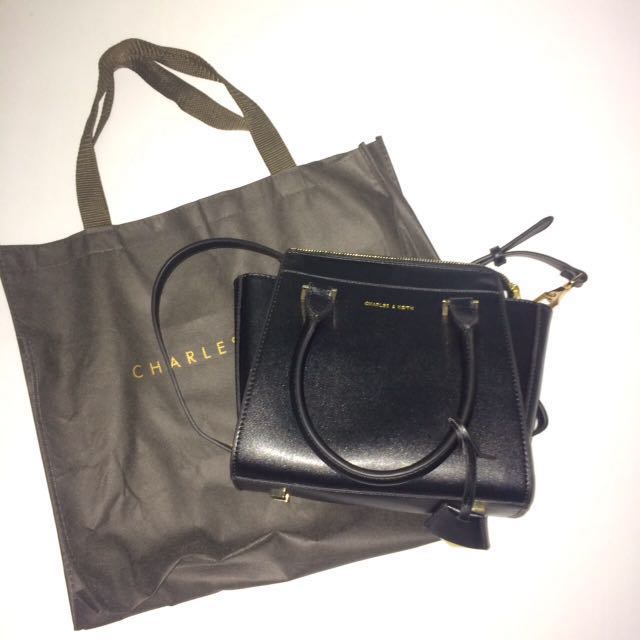 Harga sling bag shop charles and keith original
