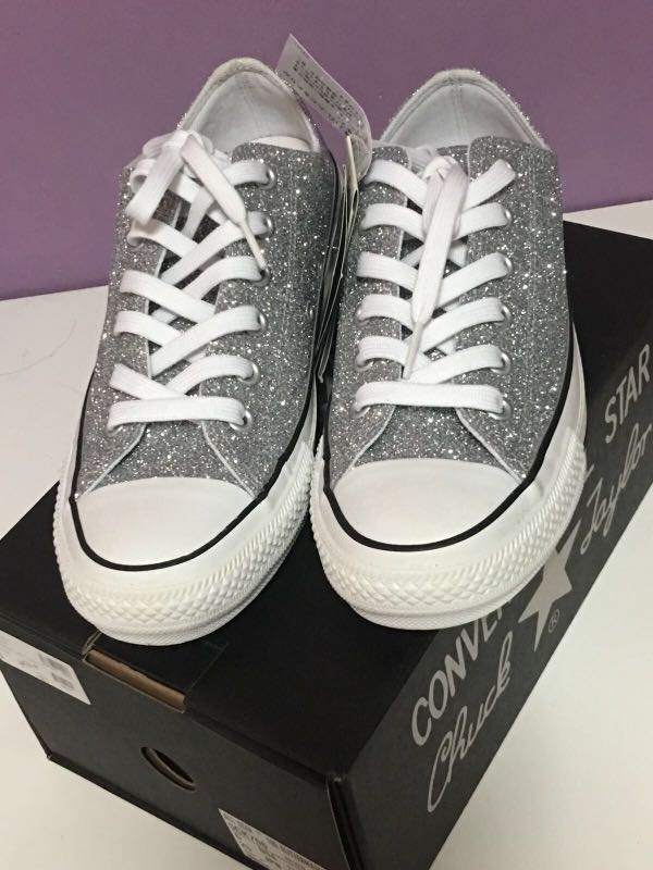 BNIB Converse All Star 100. Glitter series