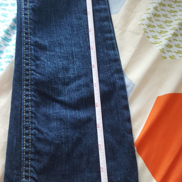 Est.89 jeans (Category: Babies & Kids Fashion) located in Cebu City. Submitted by authenticcebu (Listing ID 159636919, Image 3). Description: Good as new from US too big for my 4yo child text 0917 7778986.