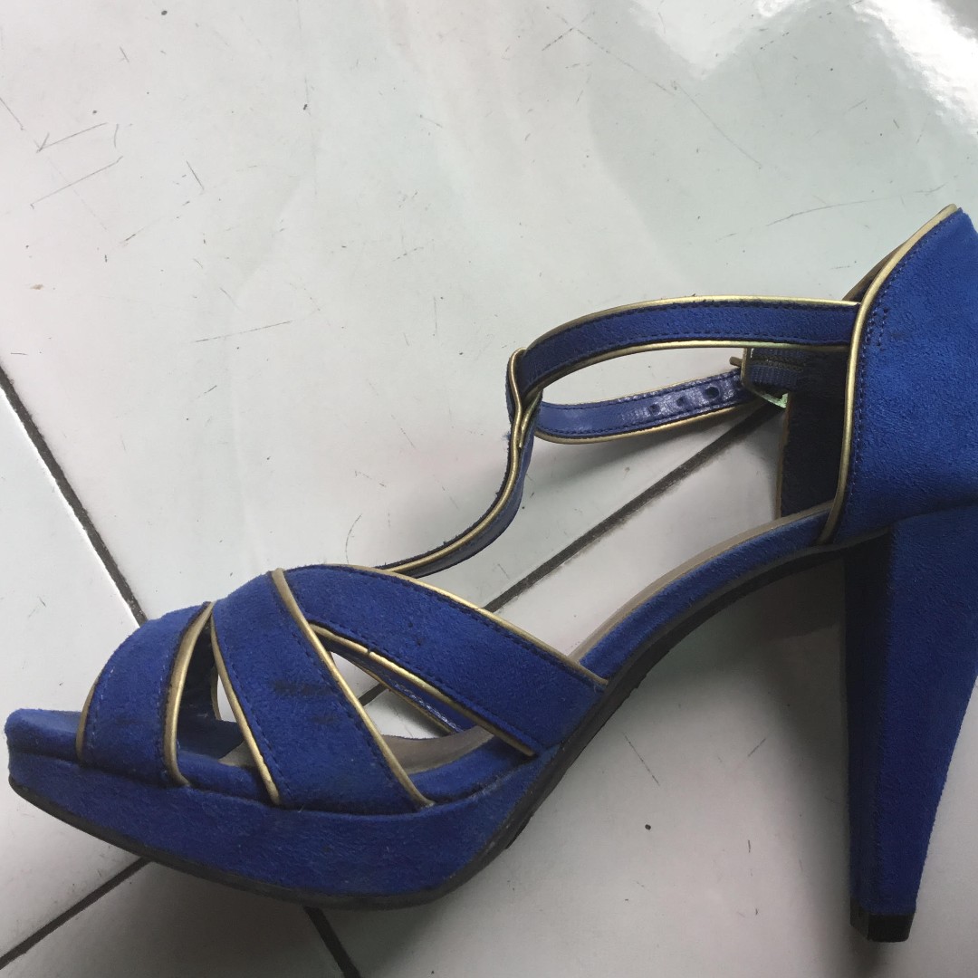 payless royal blue shoes