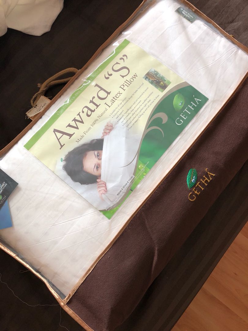 Getha store awards pillow