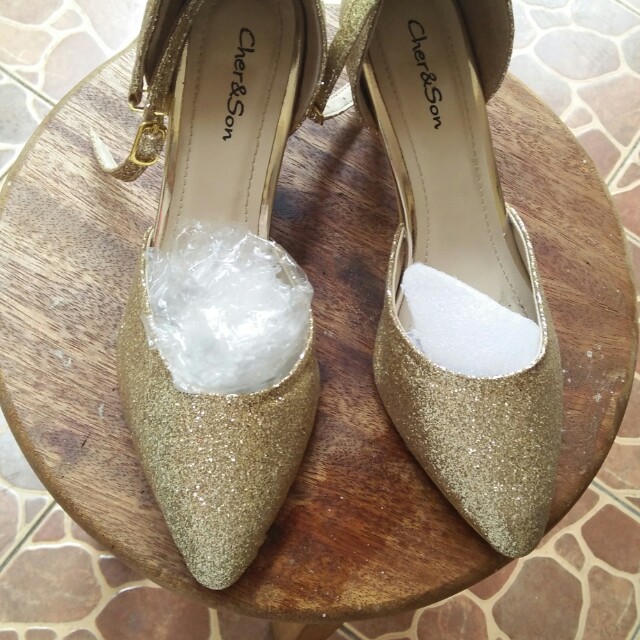 Gold Glitter Shoe Sepatu Pengantin Warna Emas Fesyen Wanita Sepatu Di Carousell