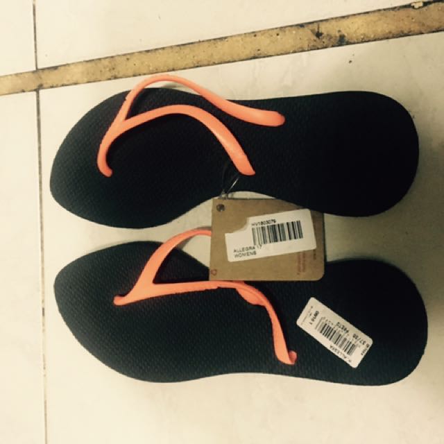 HAVAIANAS, Women's Fashion, Footwear, Slippers and slides on Carousell