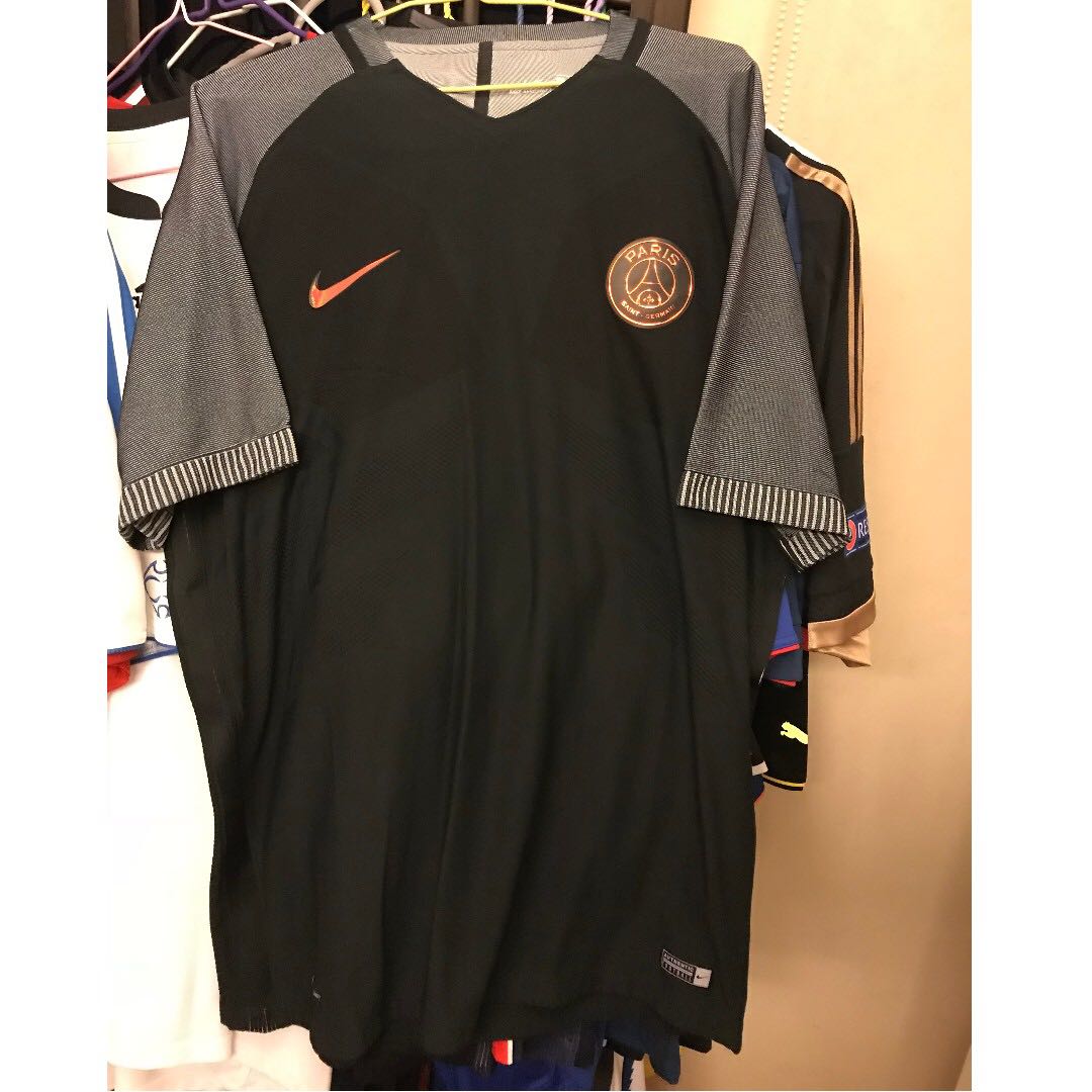 Nike PSG soccer jersey black size L, Men's Fashion, Activewear on Carousell