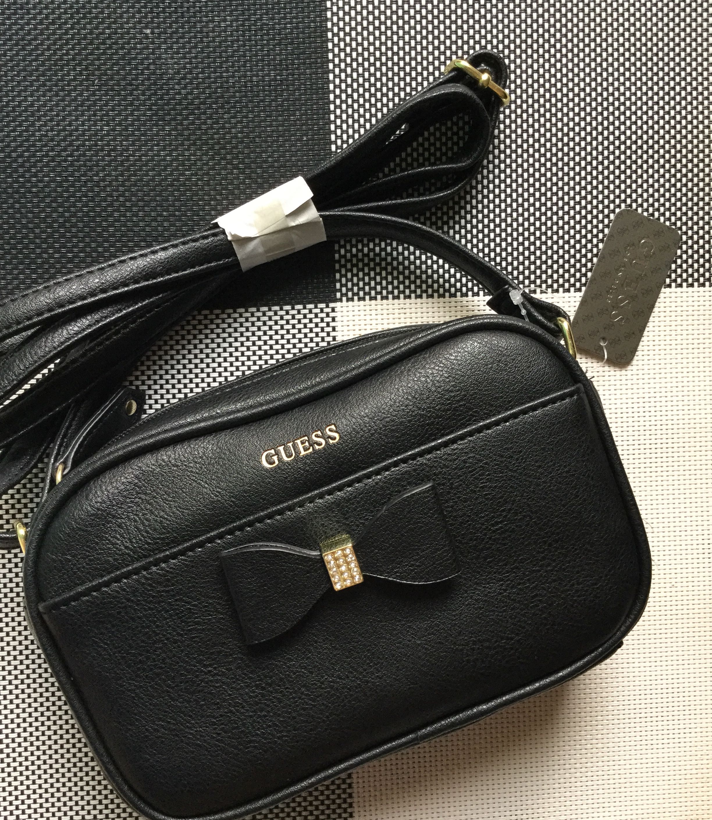 guess sling bag 2018