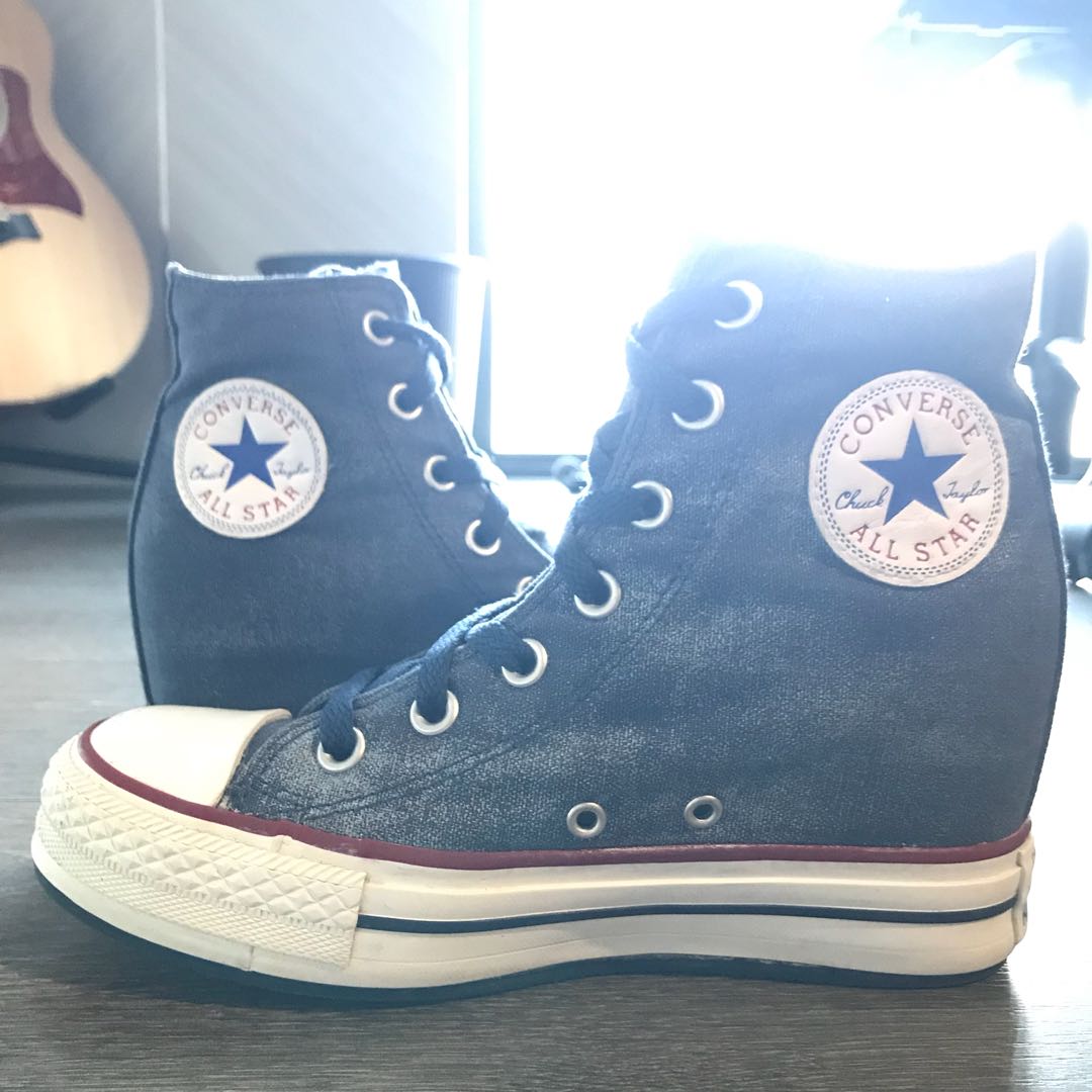 Blue store converse heels