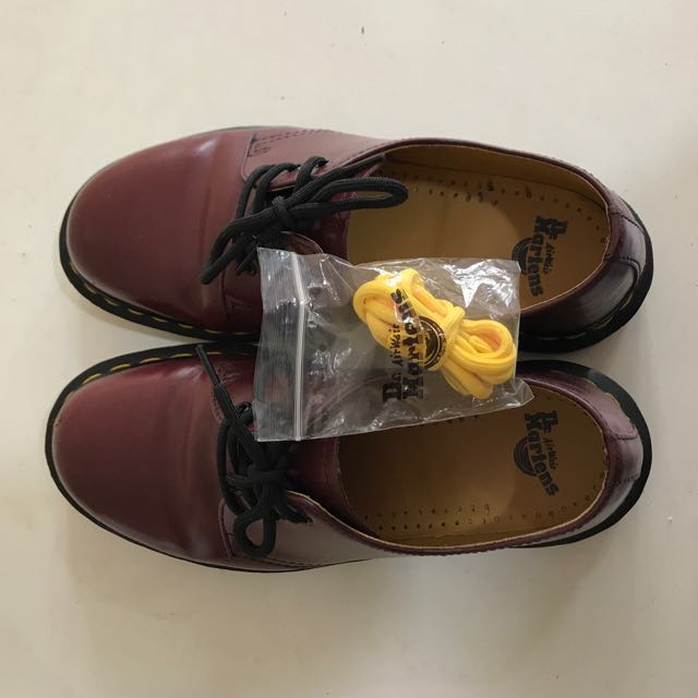 1461 smooth cherry red