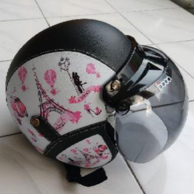 Helm Retro Bogo Pink Paris Free Ongkir Motor Di Carousell Beberapa tipe helm yang laris bulan ini diantaranya adalah helm tipe full helm retro bogo kulit clasic pink hitam harga baru: helm retro bogo pink paris free ongkir