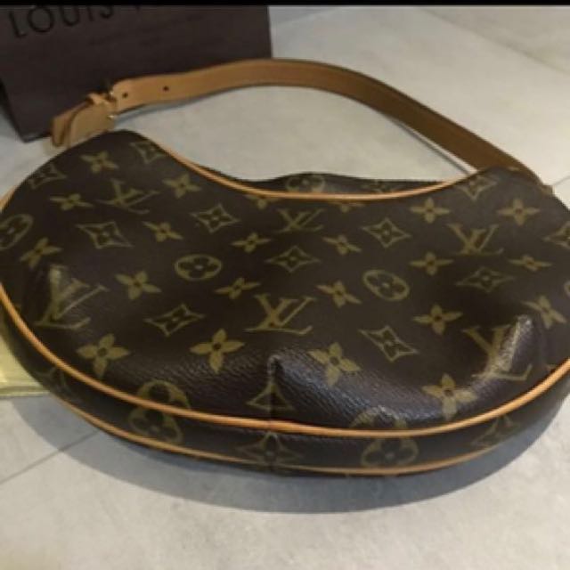 Original Louis Vuitton Bean Bag Pochette (croissant) PM, Luxury, Bags &  Wallets on Carousell