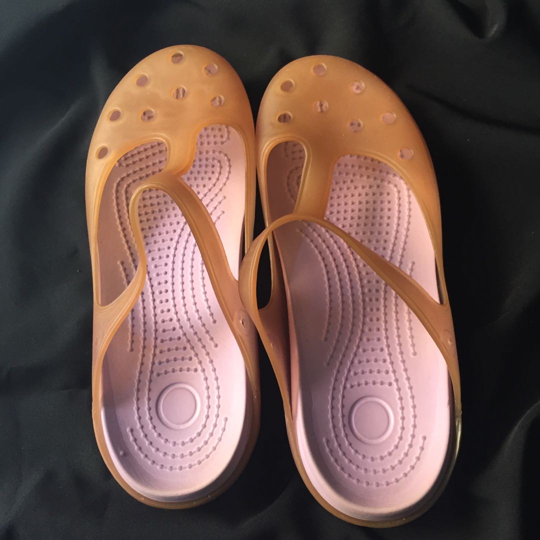 Sandal crocs kw, Fesyen Wanita, Sepatu 