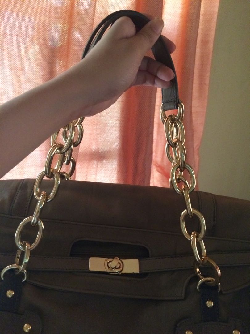 Authentic❣️BCBG MAX AZRIA soft olive green leather bag (Category: Luxury Bags & Wallets) located in Naga. Submitted by akimadison.ph (Listing ID 160015241, Image 3). Description: Authentic! Nastock lang sayang Biught for almost 25k.