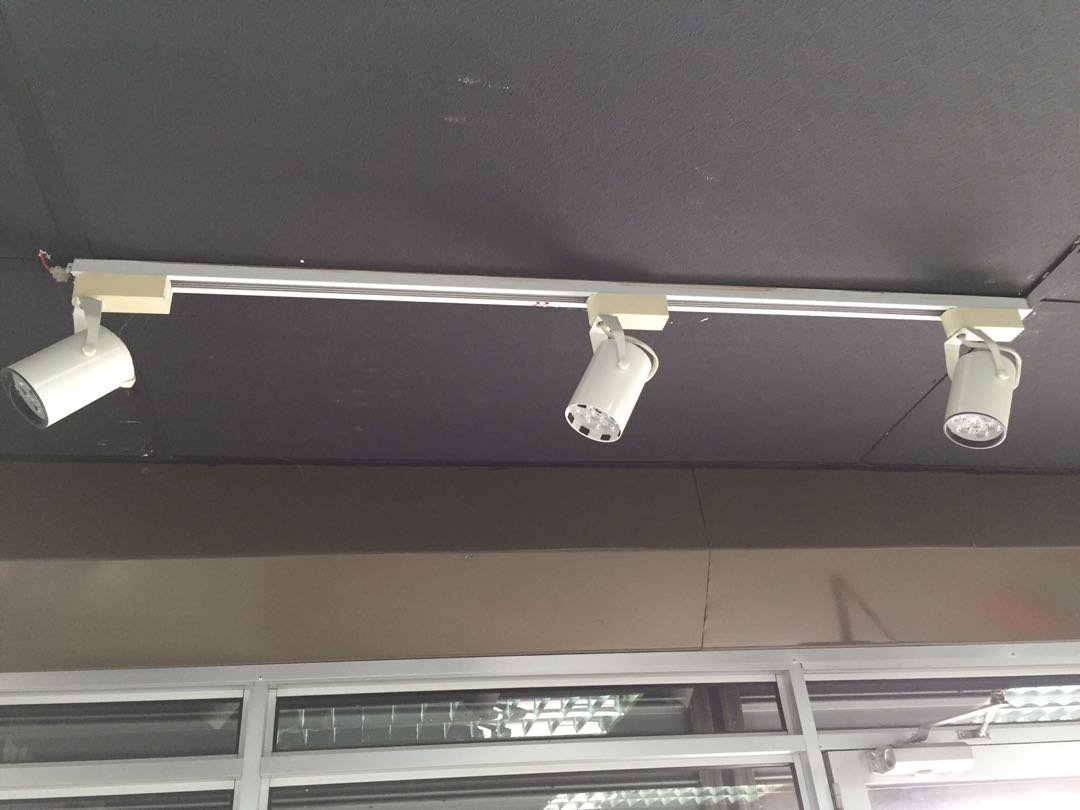 Ceiling Lights - Spotlight (Category: Lighting) located in Putrajaya. Submitted by impro (Listing ID 160057520, Image 3). Description: Price for all. .