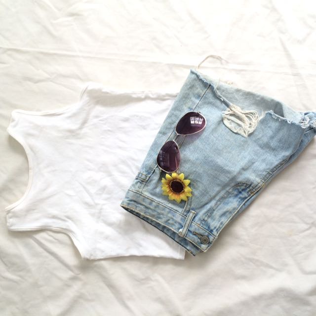 Crop Top & High Waist Shorts Set (Category: Shorts) located in Manila. Submitted by glamdoll.ph (Listing ID 160089227, Image 1). Description: .