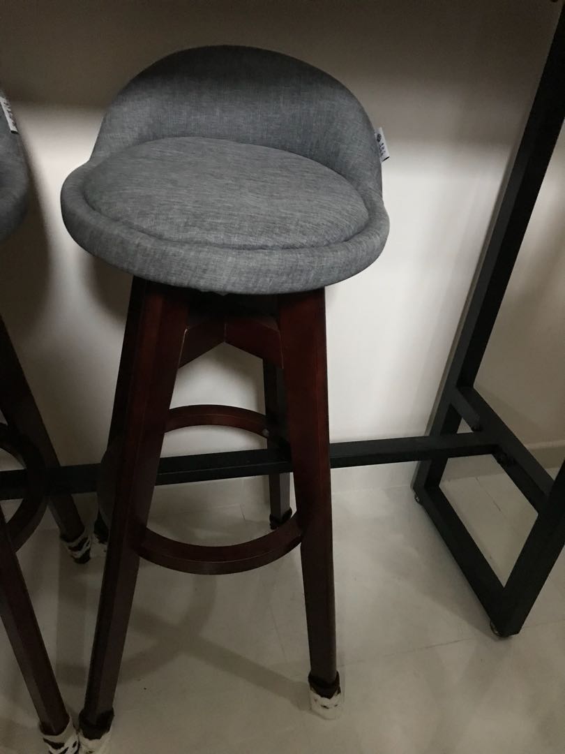 table with high chairs