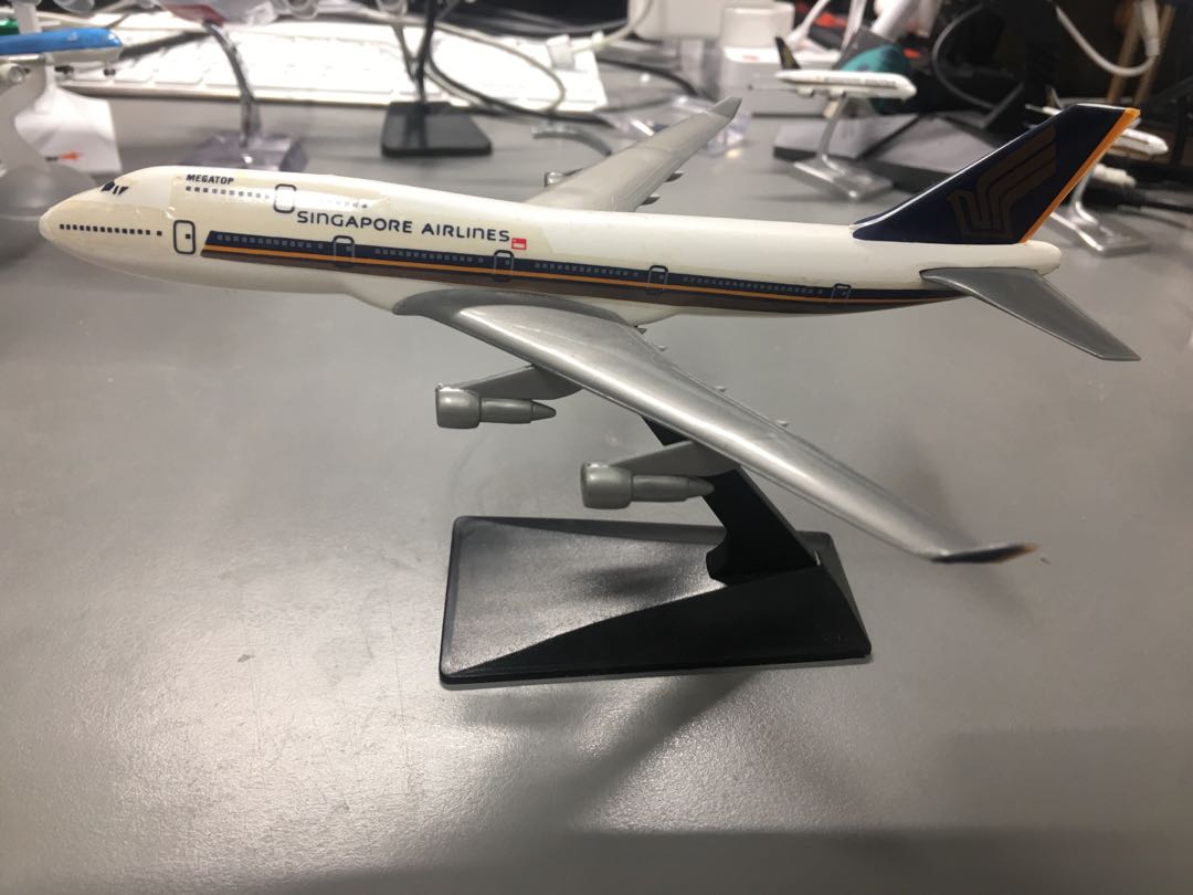 Singapore Airlines Boeing 747 400 Megatop Aircraft Model 18 - 
