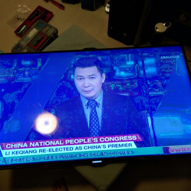 spoilt selling for parts 46" SAMSUNG LED TV UA46ES7500, TV & Home Appliances, TV