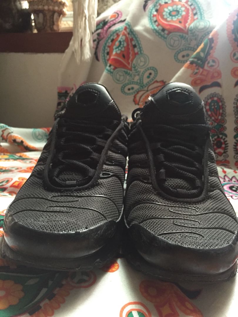 black tns size 6