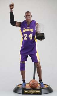 NBA x Enterbay LA Lakers Kobe Bryant Real Masterpiece 1/6 Scale Figure  yellow