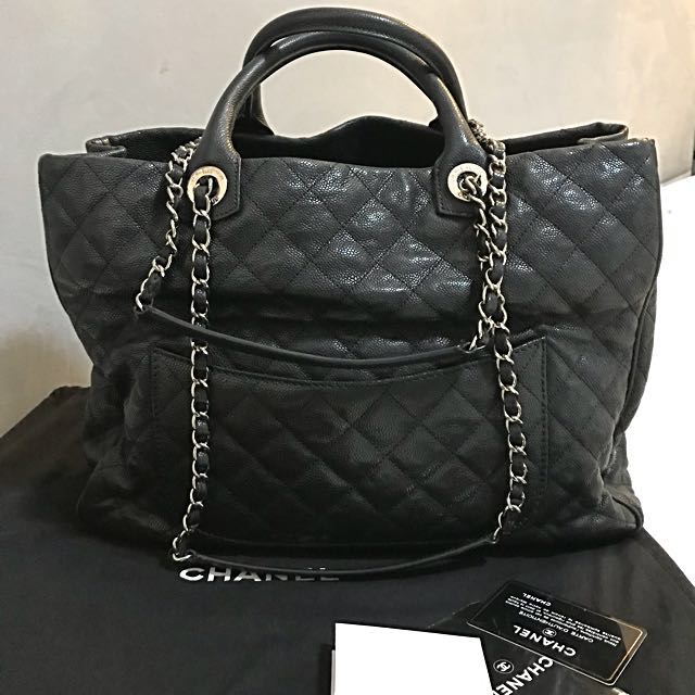 Chanel large best sale shopping 30cm