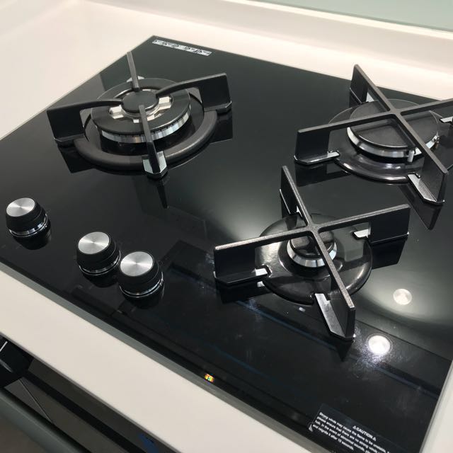 Die Dietrich 65cm 3 Zone Black Glass Gas Hob Already Dismounted