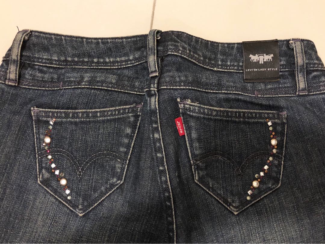Levi's Women Jeans (with beads on back pocket), Women's Fashion, Bottoms,  Jeans & Leggings on Carousell