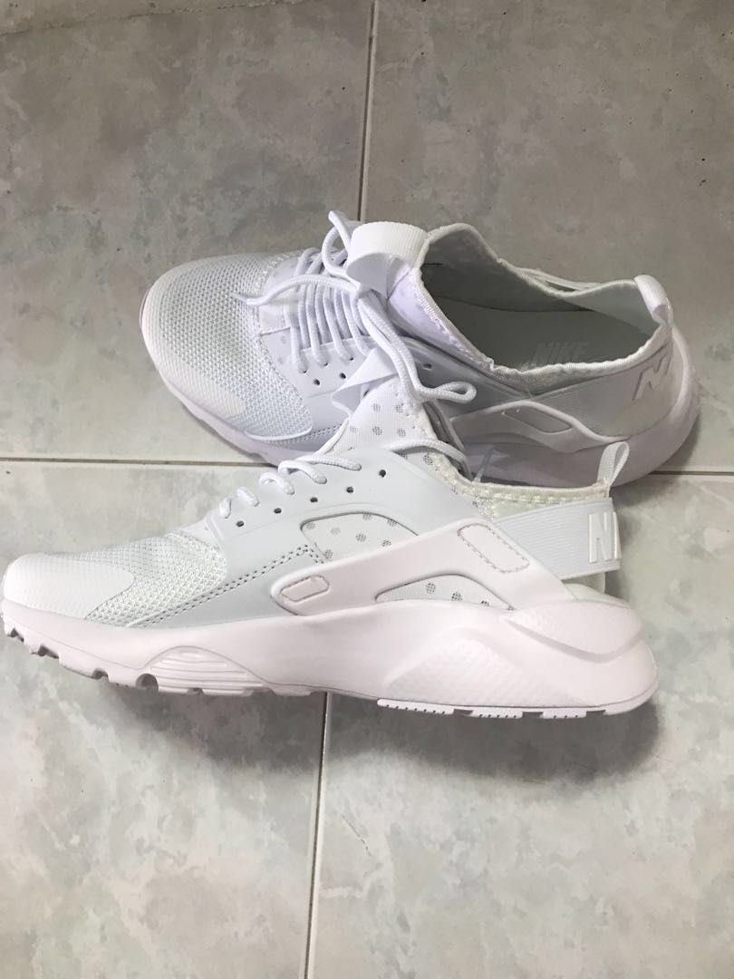 NIKE AIR HUARACHE WHITE SIZE 41 Men s Fashion Footwear Sneakers on Carousell