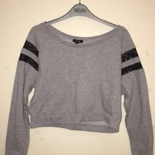 Cropped grey sweater