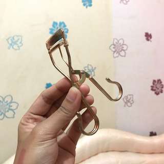 Penjepit bulu mata