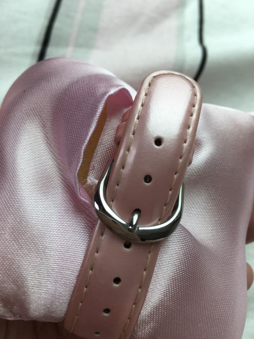 HelloKitty Watch （分類：鑽飾）位於 Hong Kong。 由 kibelo0927 提交（商品編號 160371539，圖片 4）。簡介： 。