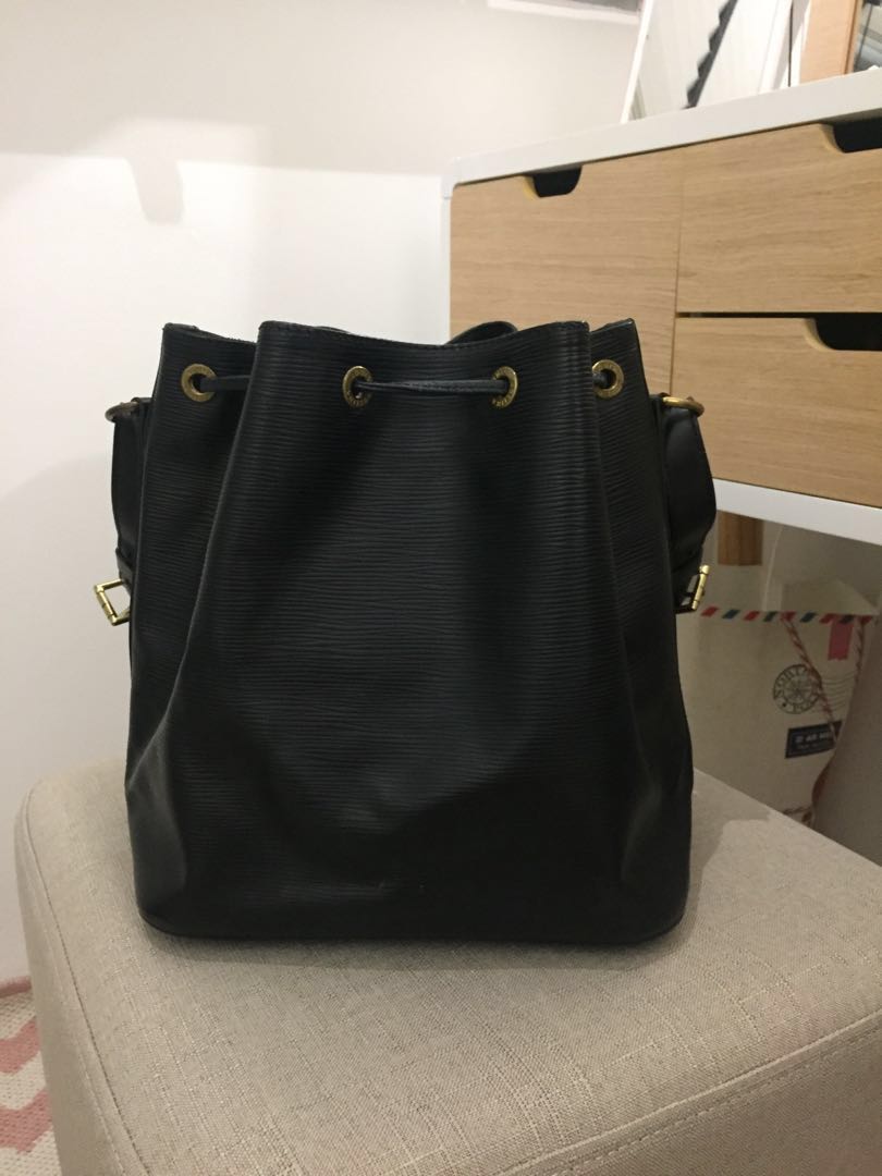 Louis Vuitton Petit Noé Bucket Bag