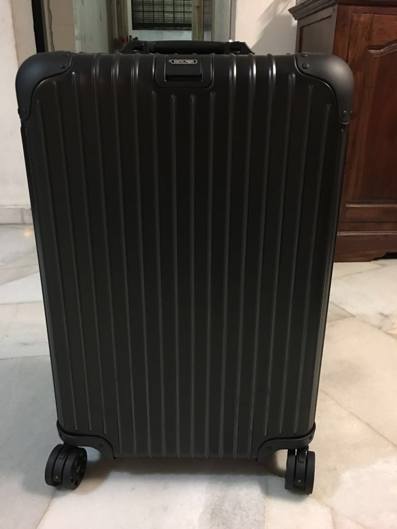 Rimowa black sale stealth