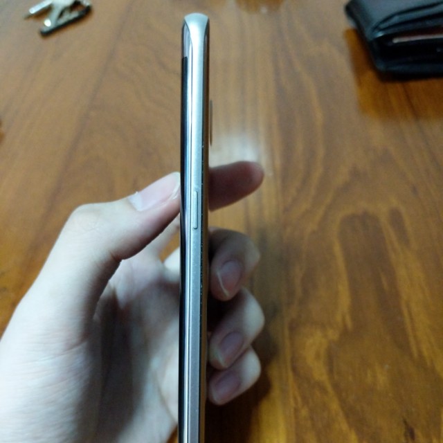 Samsung S7 Edge (pink line on screen), Mobile Phones ...