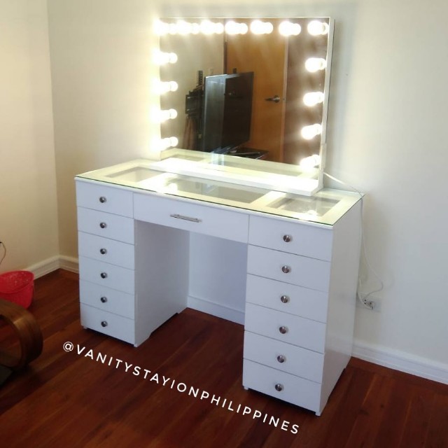 vanity mirror and table
