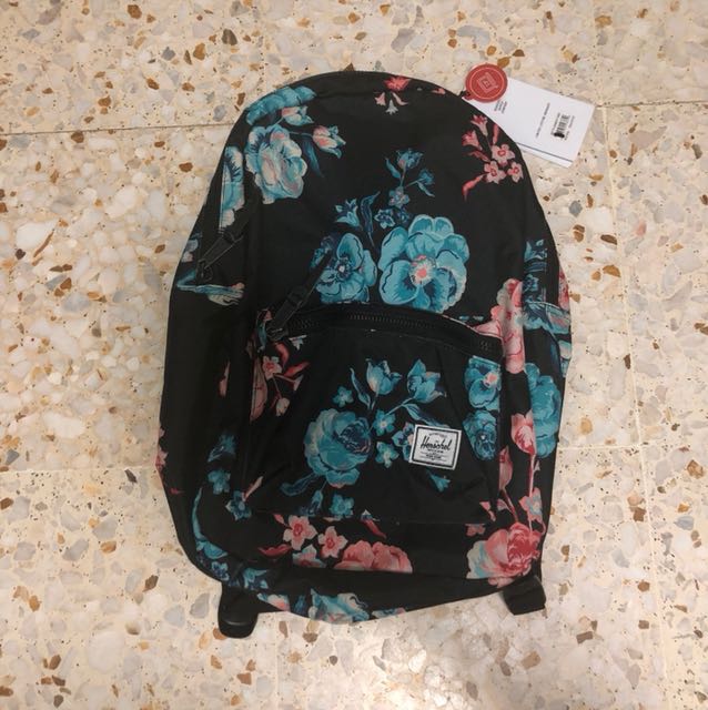 Backpack (Category: Backpacks) located in Singapore. Submitted by nathaalia (Listing ID 158094130, Image 3). Description: Brand New Given as a gift Roxy - $50 Herschel (floral print) - $70 (SOLD).