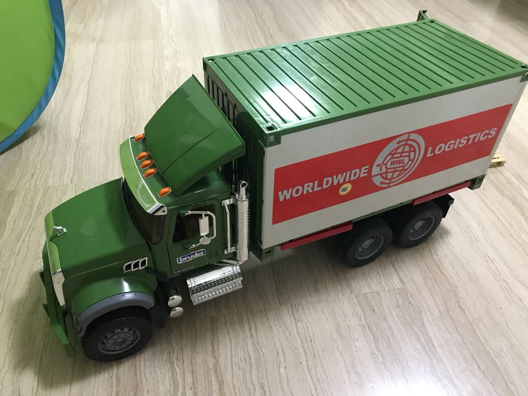 Bruder worldwide logistics hot sale truck