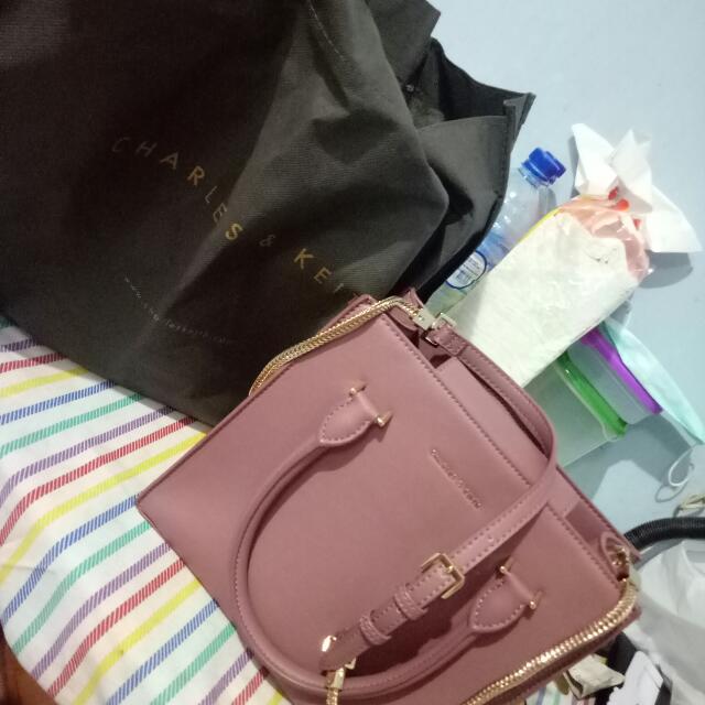 Perbedaan Tas Charles And Keith Asli Dan Palsu Tips Membedakan
