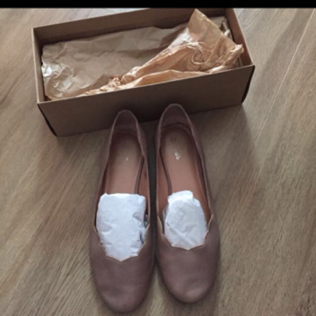 nude round toe flats