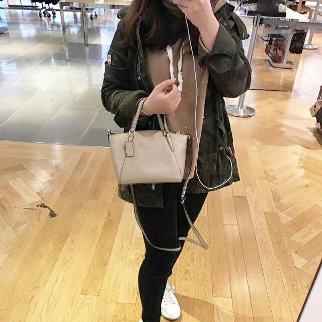 Small kelsey coach 2025 size