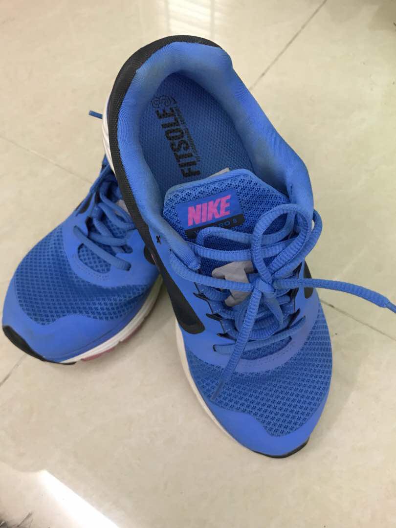Original Nike sport shoe, Women's Fashion, Footwear, Sneakers on Carousell