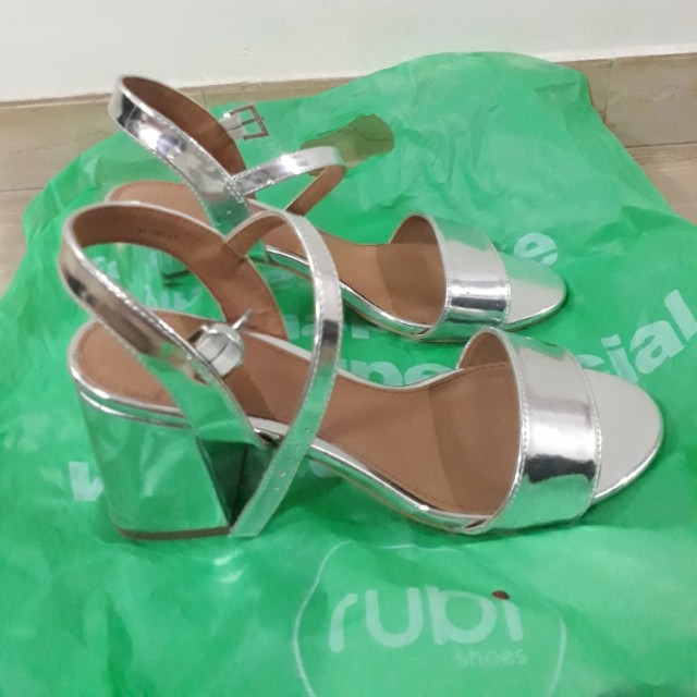 pretty woman shoes 2018