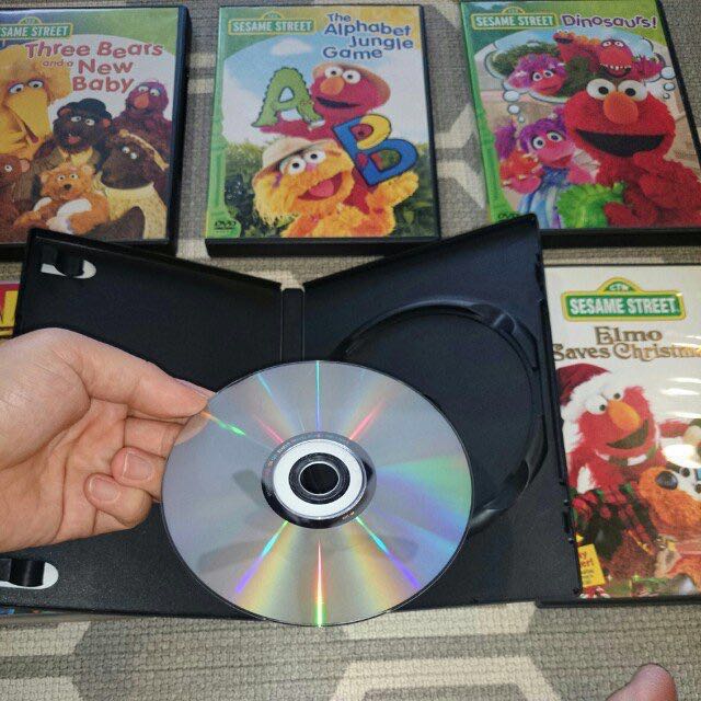 Sesame street Dvd educational discovery, Hobbies & Toys, Music & Media