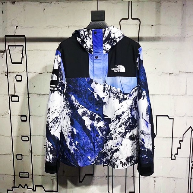 Supreme 和The North Face 聯名 TNF Mountain Parka 雪山 衝鋒薄款風衣外套, 他的時尚, 外套及戶外衣服在旋轉拍賣