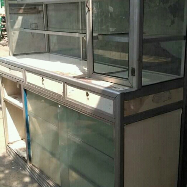Etalase Kaca Ukuran Besar Pjg 1 5 Meter Tinggi 1 5meter Looking