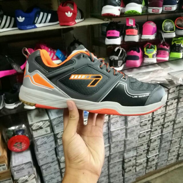 line 7 badminton shoes
