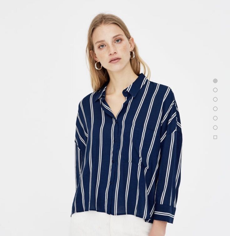 pull and bear blue shirt