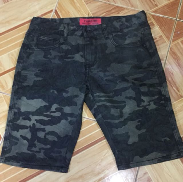 -SALE- CAMOUFLAGE SHORTS (Category: Shorts) located in Makati City. Submitted by mackyuso (Listing ID 160762246, Image 1). Description: Never been used. Sinukat langp.