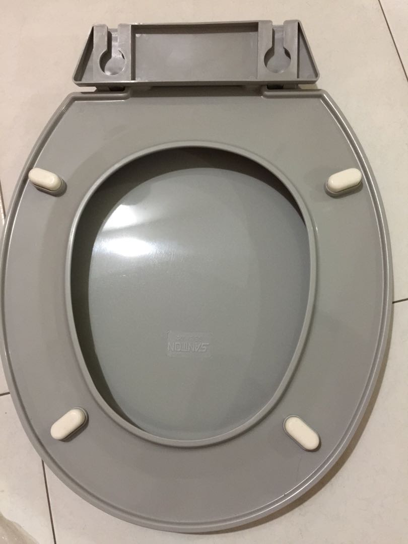 Saniton toilet bowl seat cover, TV & Home Appliances, Kitchen