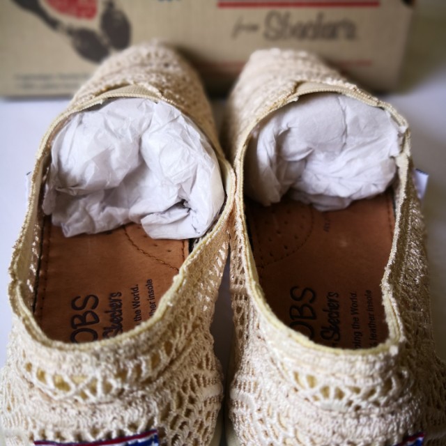 Women s BOBS from SKECHERS Bobs World Labyrinth Women s Fashion Footwear Flipflops and Slides on Carousell