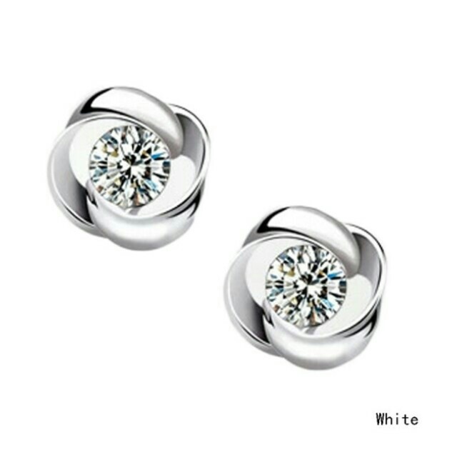 925 Small Earrings (Category: Rings) located in Valenzuela. Submitted by glamwork (Listing ID 160815593, Image 2). Description: ✅925 engraved in the jewelry ✅ Silver Plated ✅Non tarnish with proper care ✅High quality and very affordable ✅nicer in actual ✅Cubic zirconia that can be compares to real diamonds #ring #silver #925silver #jewelry #18kgoldplated #brandnew #ringsph #whitegoldplated #platinumplated #bracelet #earrings #necklace #nontarnish
